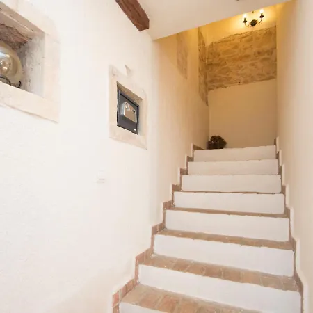 Lovely Stone With Private Garden And Terrace * Pula